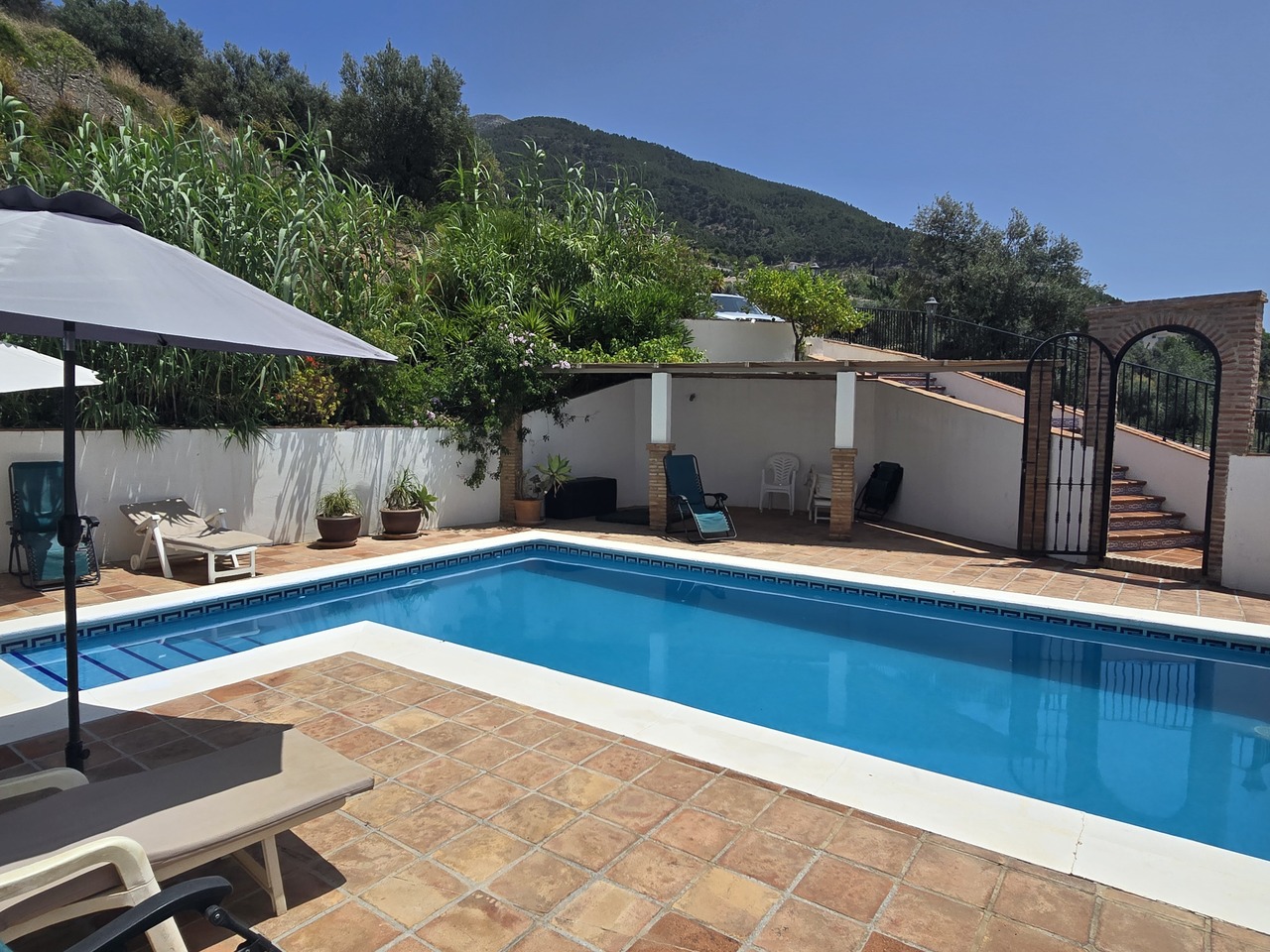 1367-villa-for-sale-in-alcaucin-47581-large