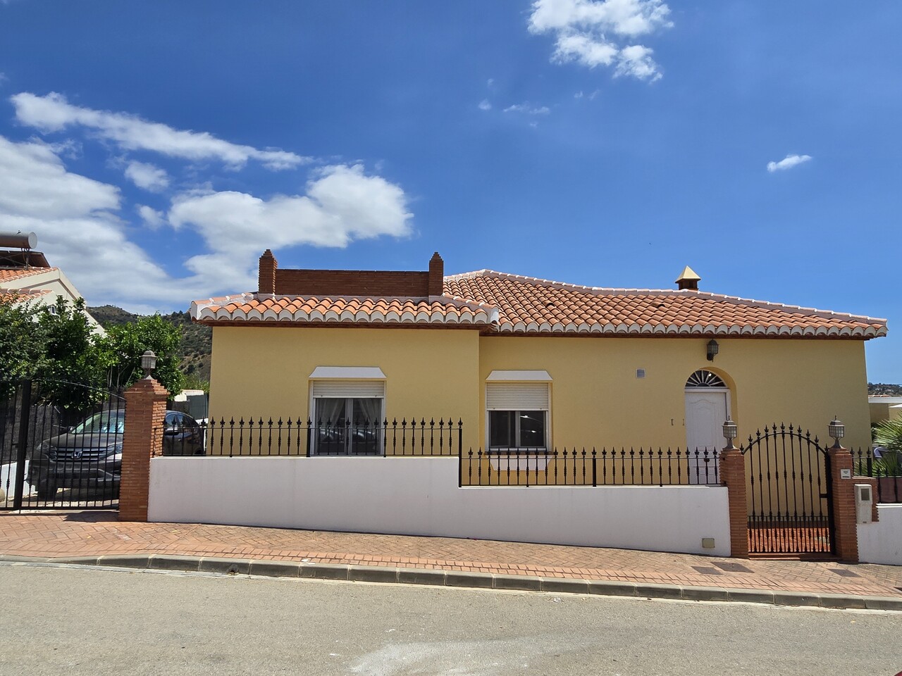 1371-villa-for-sale-in-alcaucin-48045-large