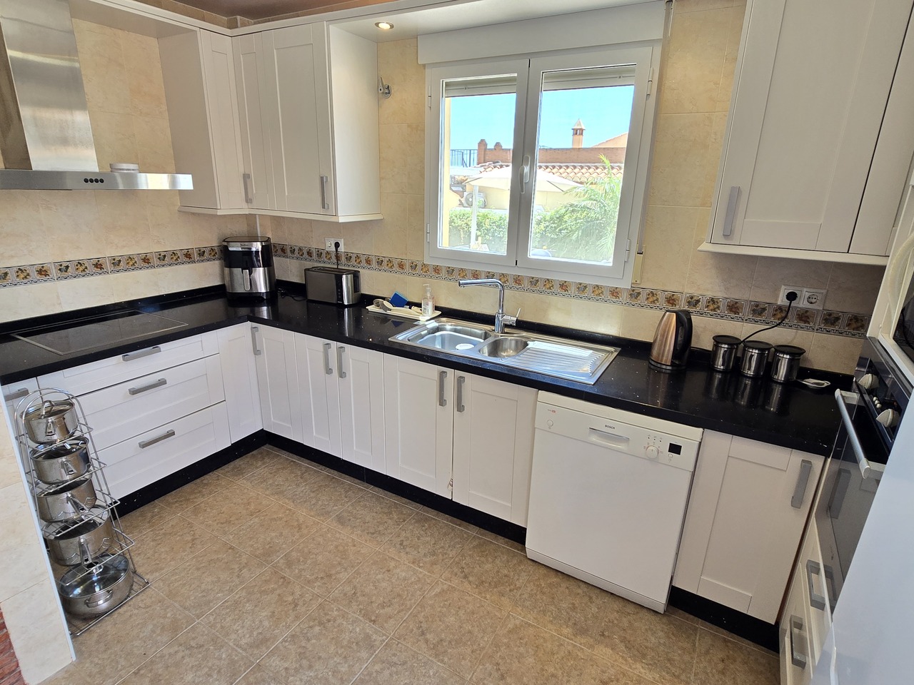 1371-villa-for-sale-in-alcaucin-48077-large