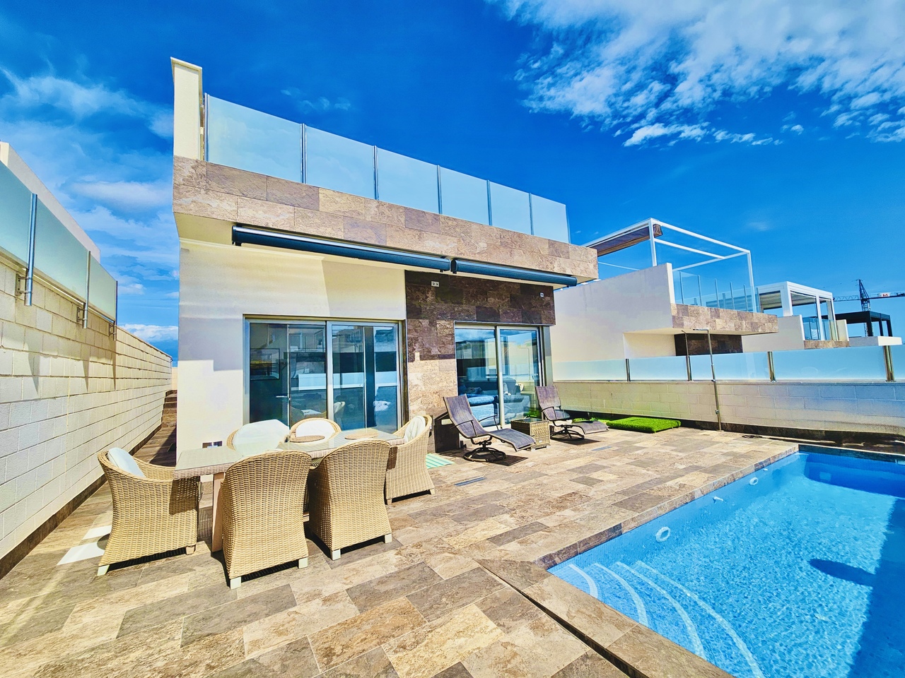 20250325_125300_2_xlarge