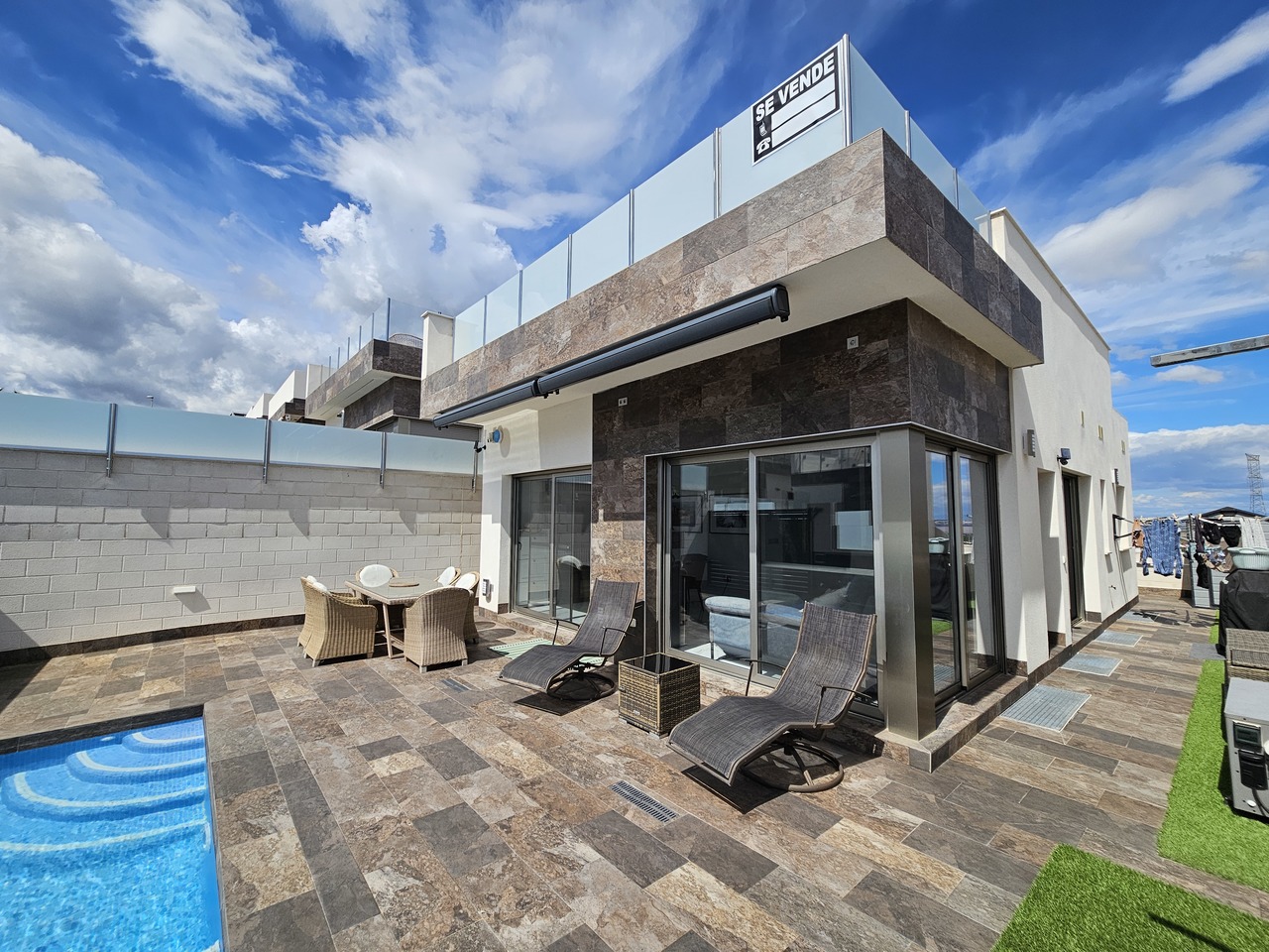 20250325_125418_xlarge