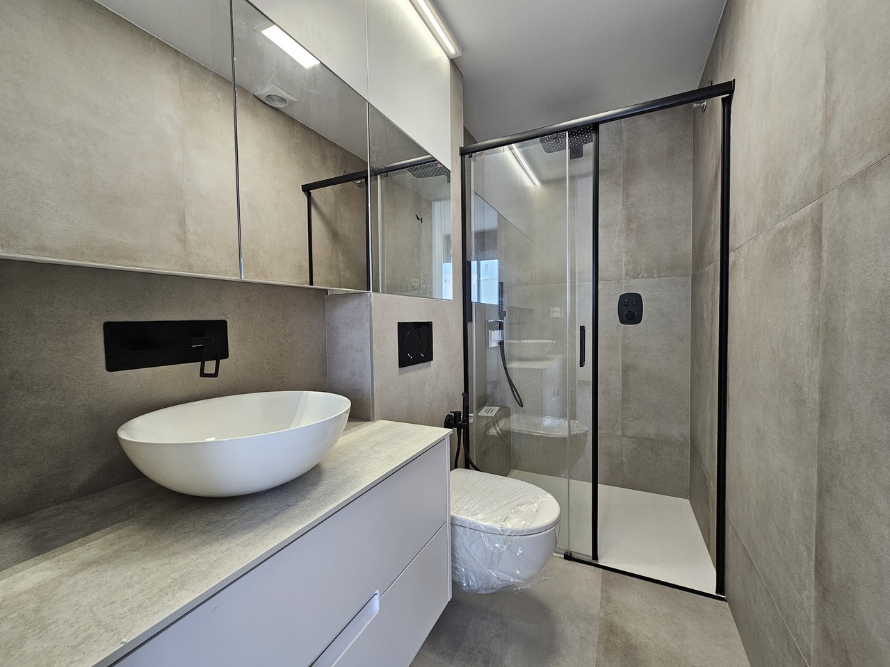 22b93266acb2a0926bec_xlarge