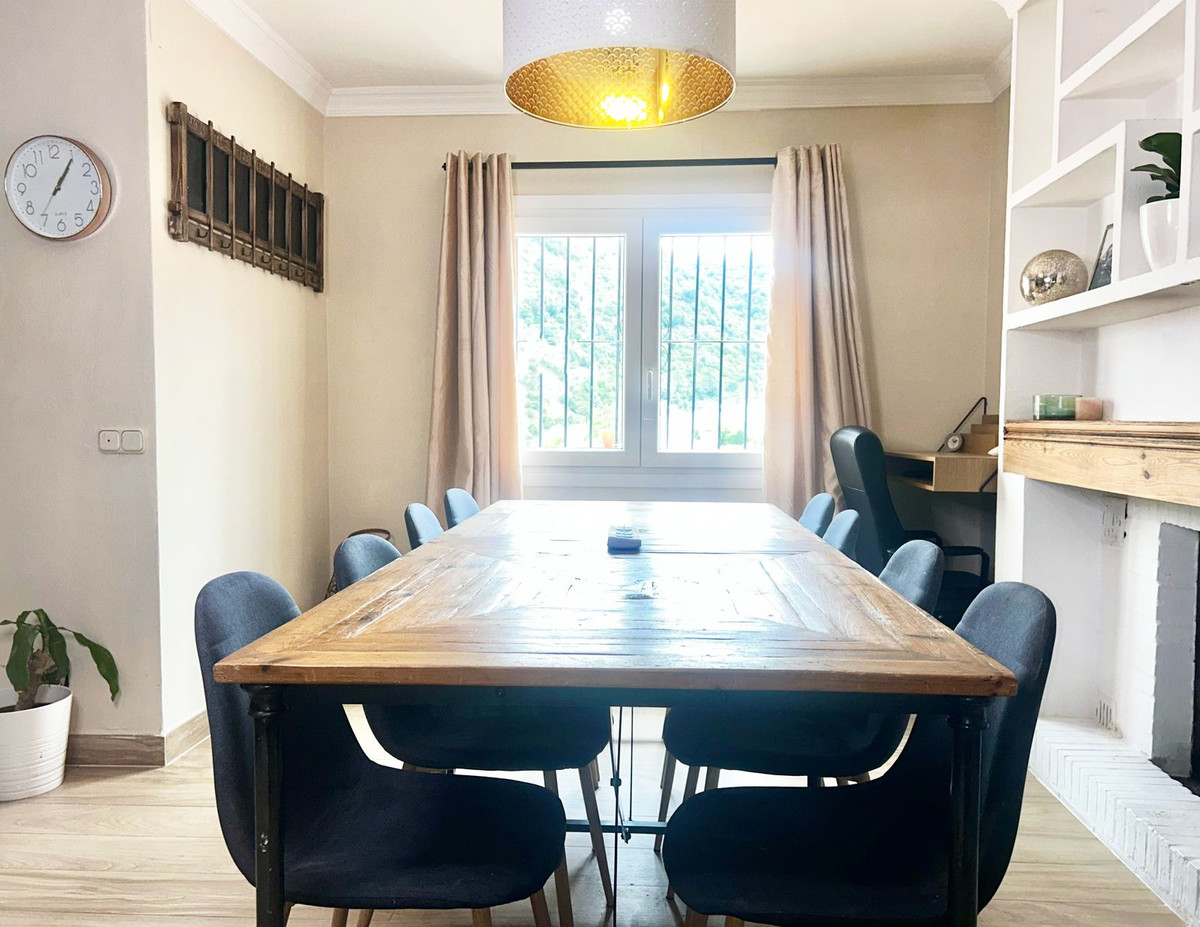 4-c23c0f86247804fa50226aecd8b0b2c8_1