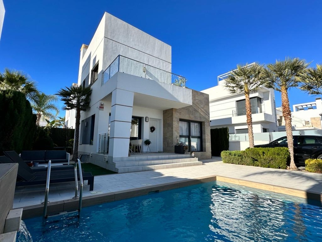 5dcc2eda-7b74-469f-9673-0c3ba8bba36b_xlarge