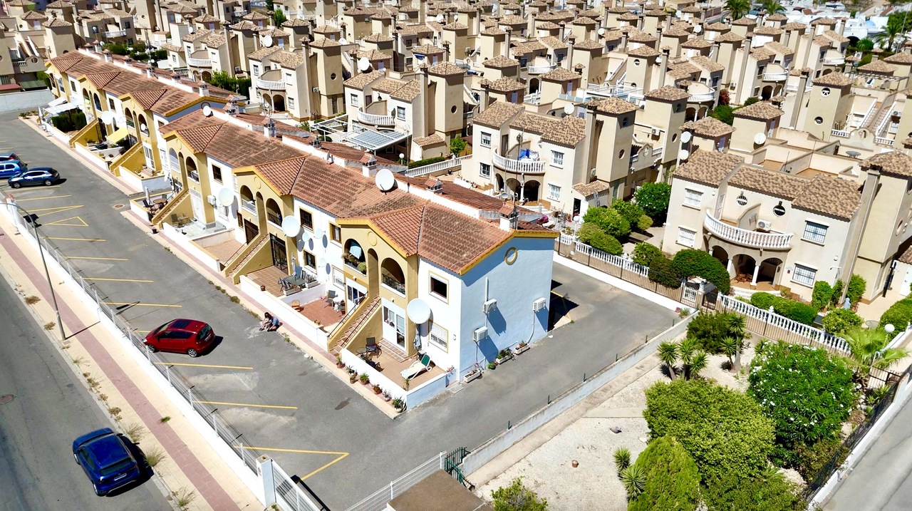 7550b770-8515-4481-9752-eb4269383d3d_xlarge