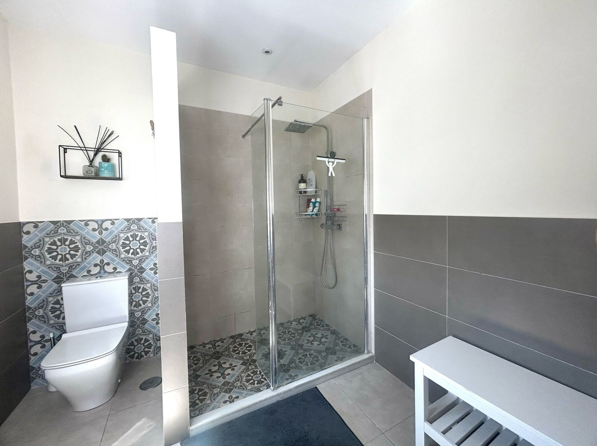 8-e64a9055bba3e77ac8aca3b893cdf826_1