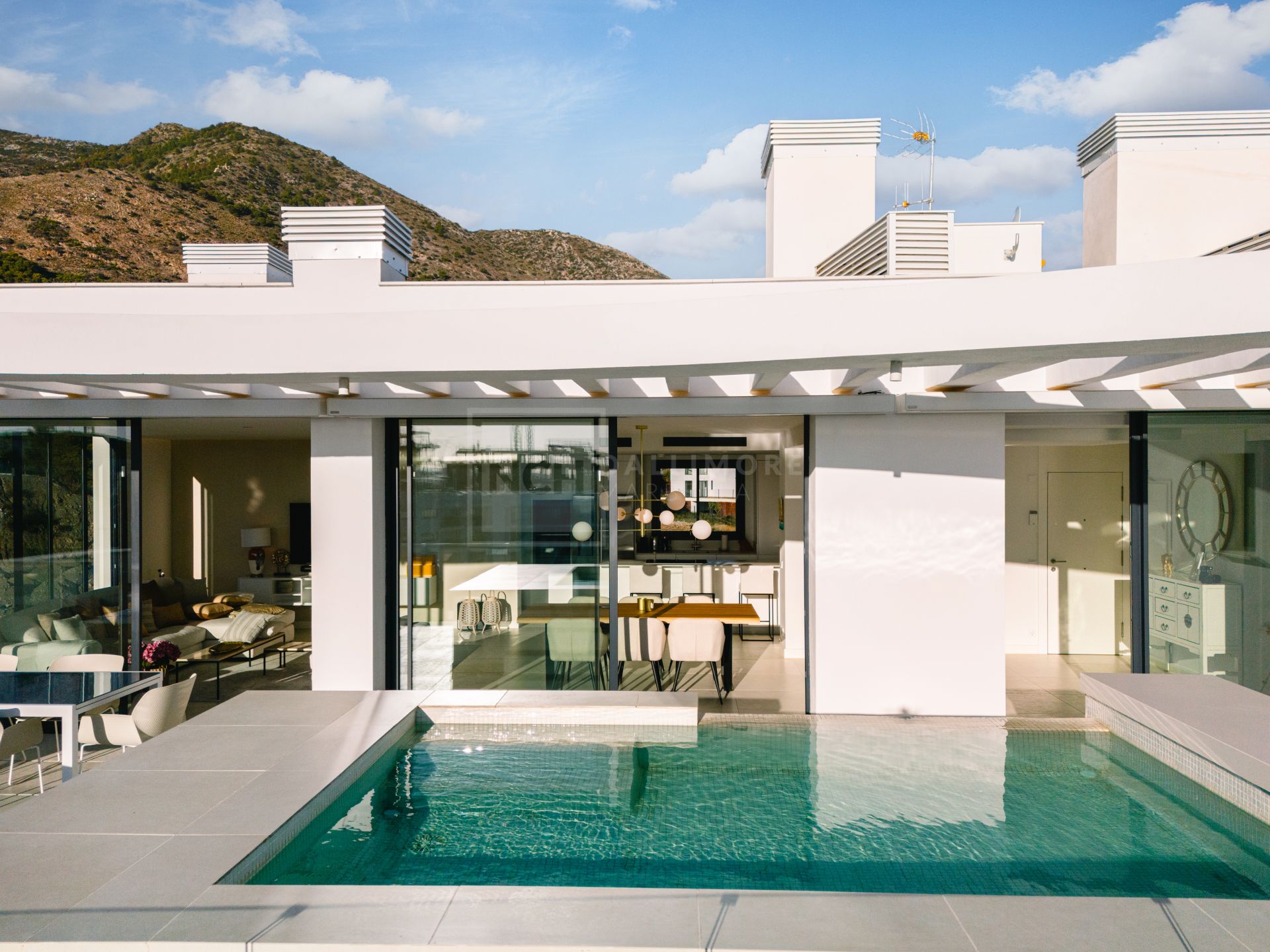 901301a3-6fc6-4efd-8fbf-6f1d4e8d4a5d