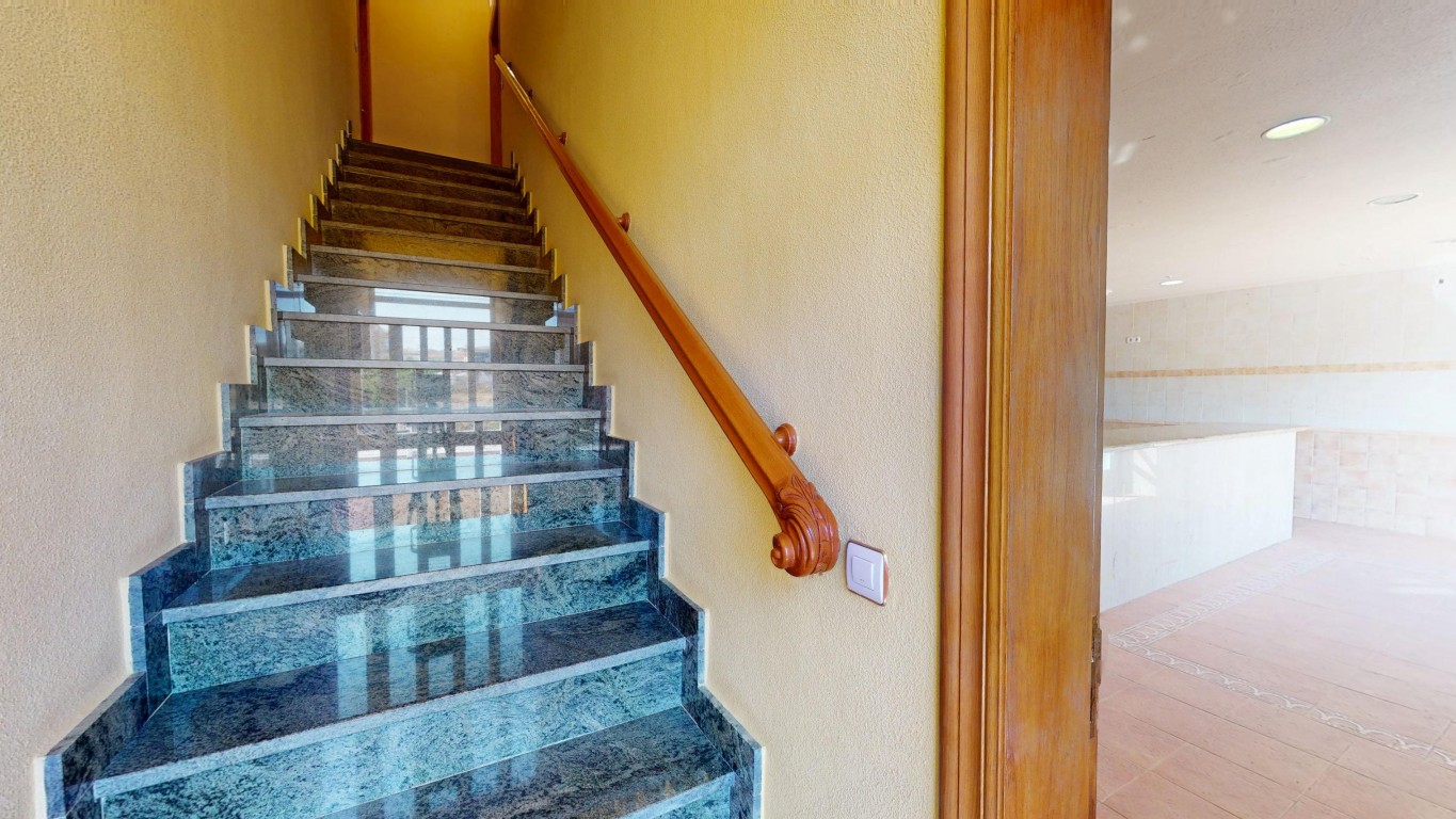 full_1463381_64803459