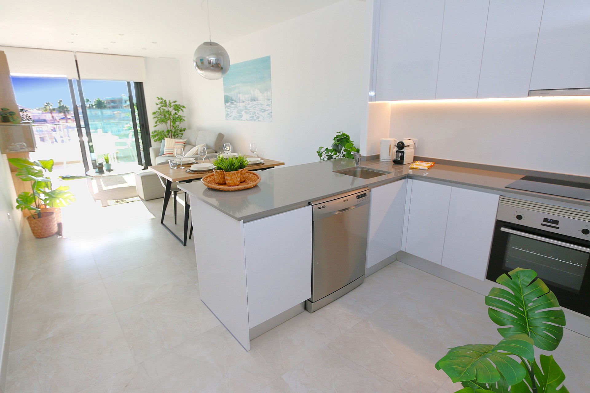 g_zz4hv2tarmacpepm0ruy