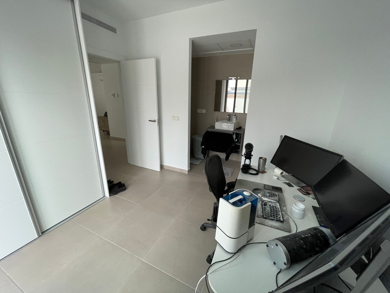 o_1hjsjk7od1hvr1lg7fk41a776m551