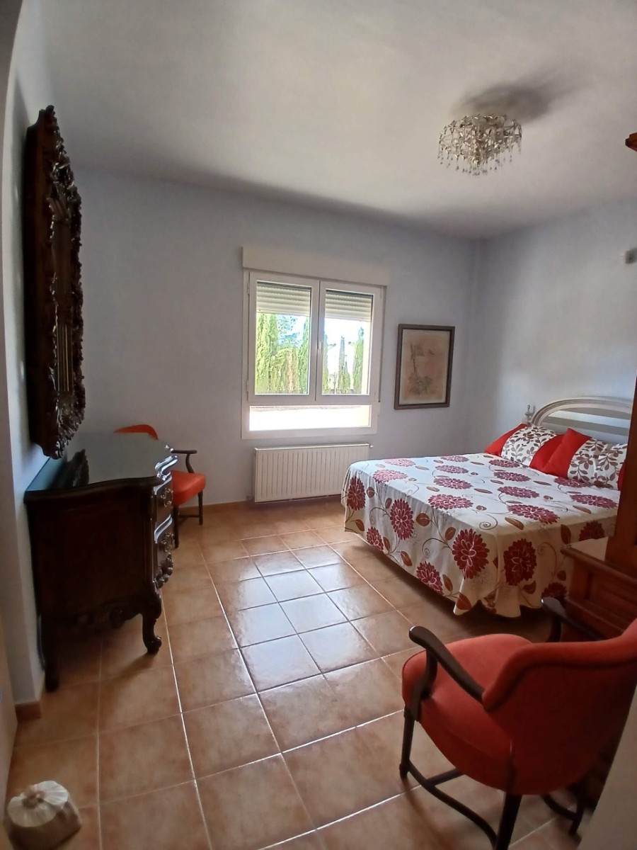 o_1ianbh81vibp1hmnihph301ac548