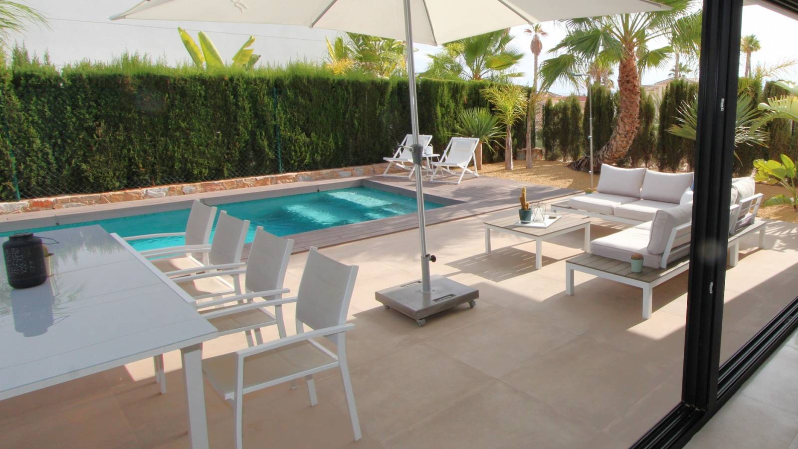 o_1ijdert8mo6c1so51pbv1ik71au02a