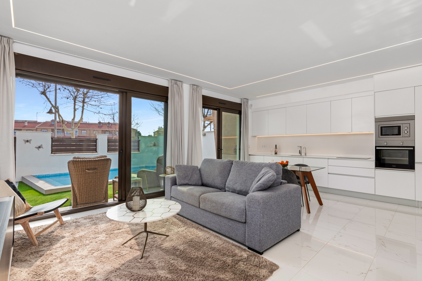 o_1ikmiaj9h1uv5m9q1voocece7p37