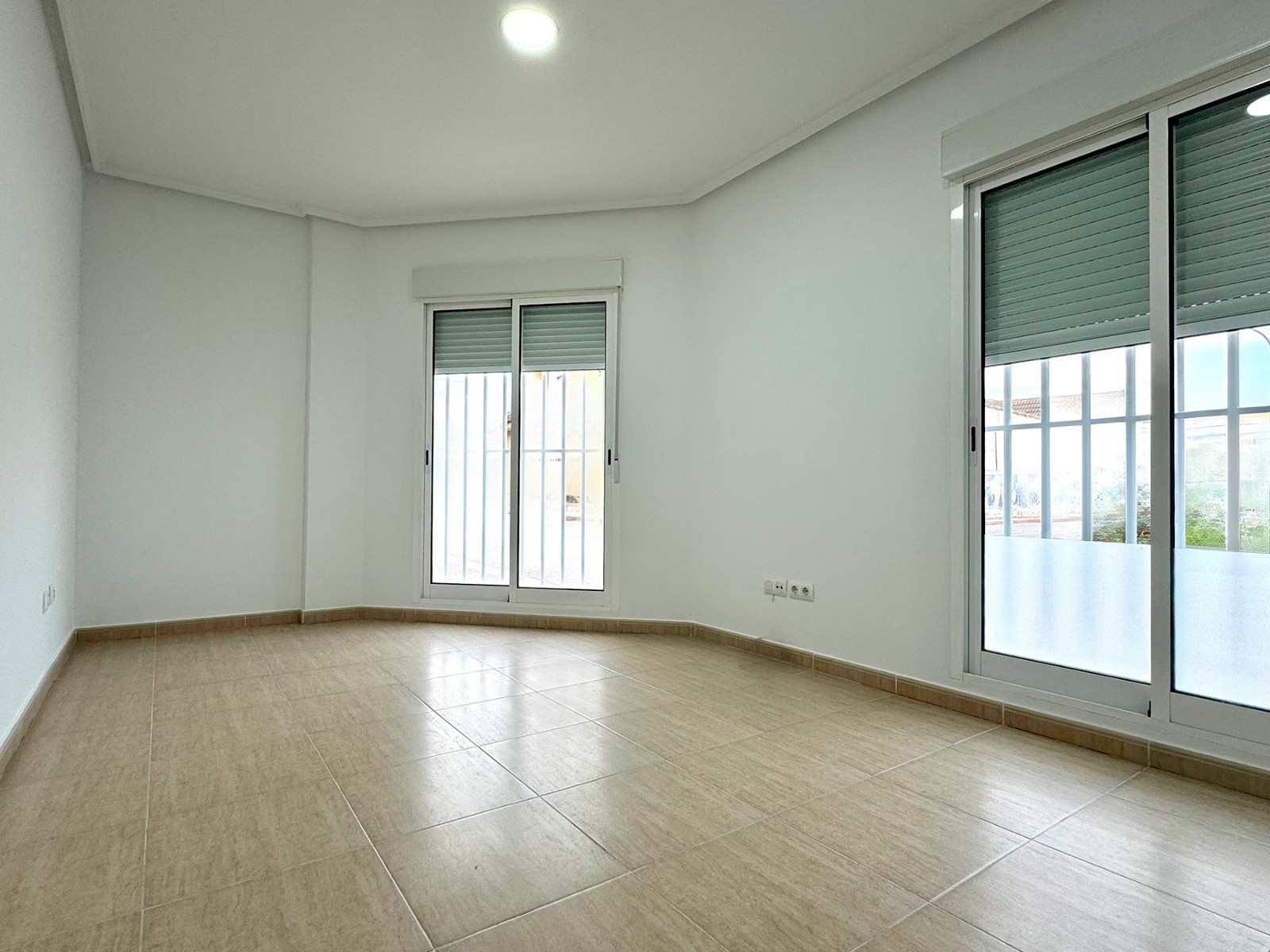 o_1im85677b91r1f3t1bf3jmenn41v