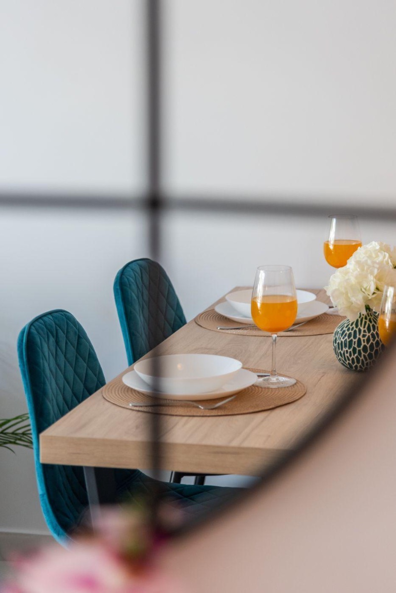 o_1imnjef3t1ovi1m5g1nbr1jv41k753a