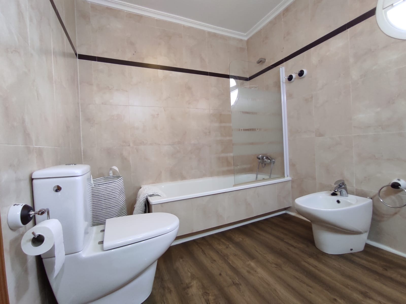 o_1imt49b541sqs9ct19jq18ju10592d