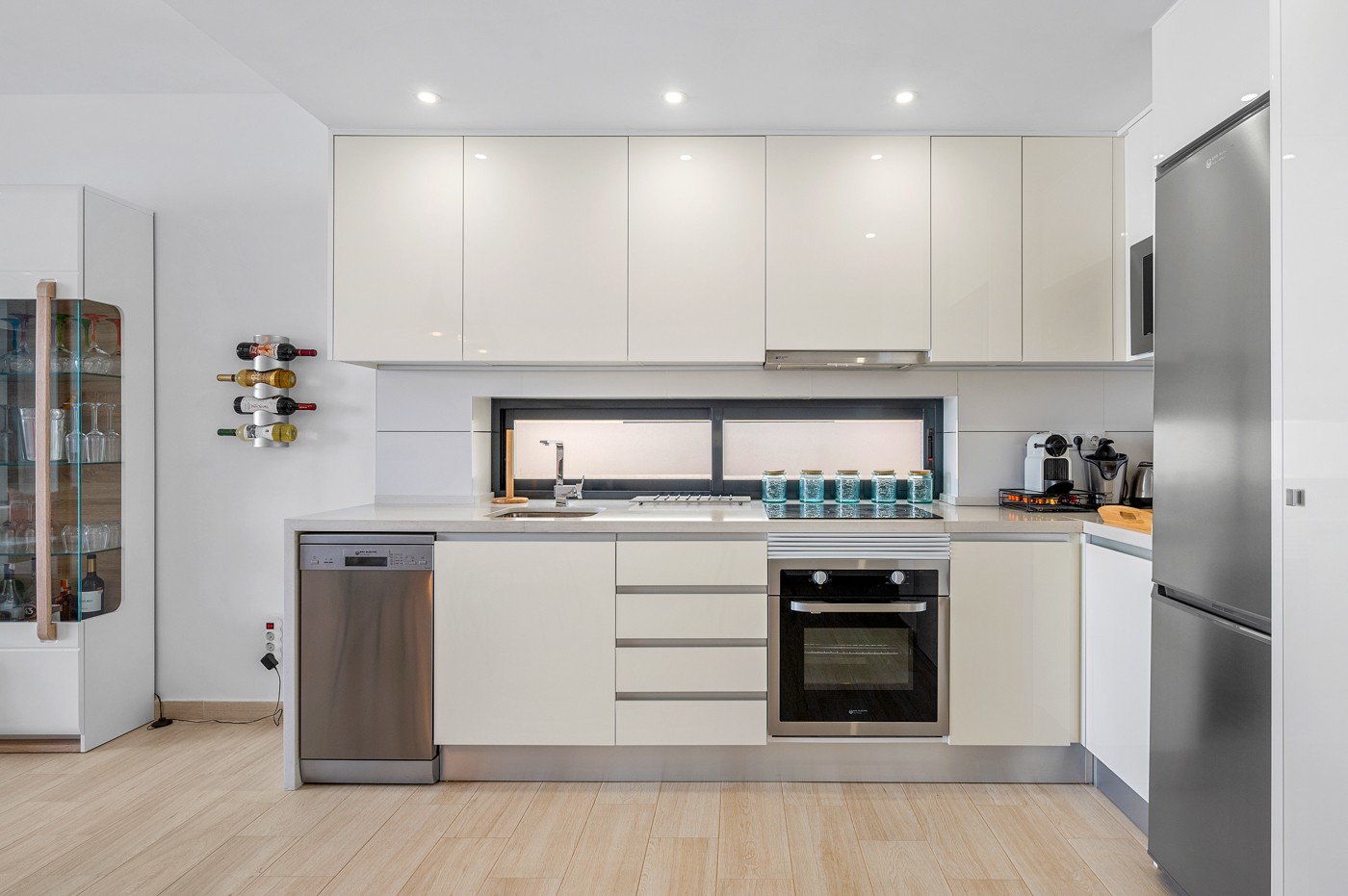 o_1in167bi0a4q6vshamilr10dt31