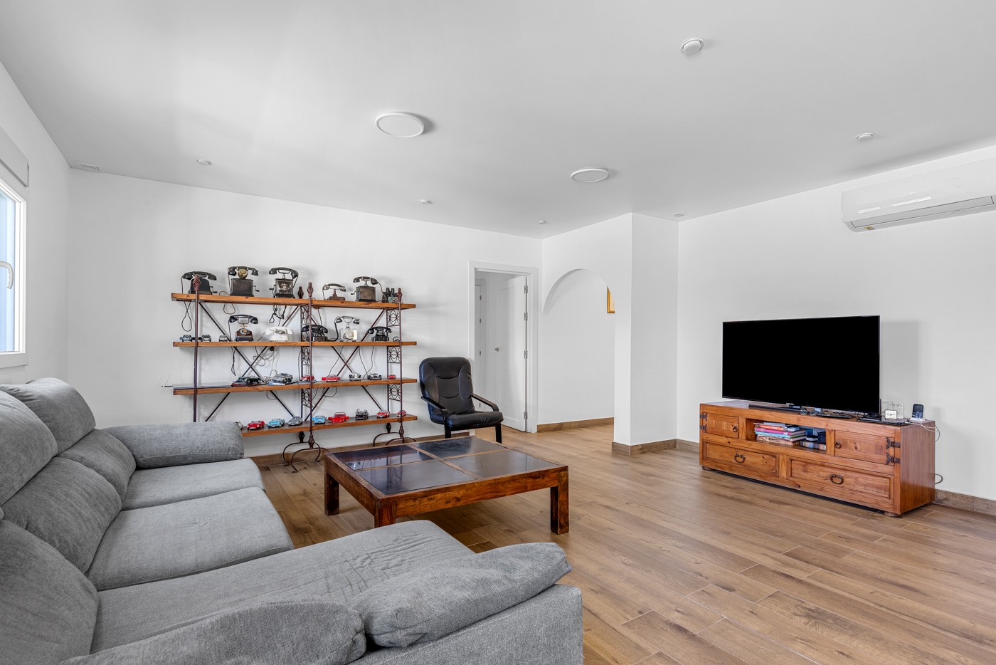 o_1inuclv1jta7100q1d9b13u31im62m