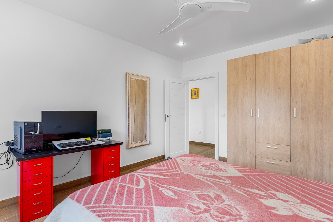 o_1inuclv1k1dokmmo1r0l1bed1l8438