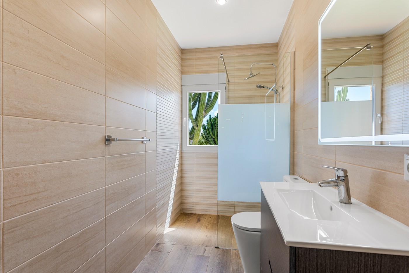 o_1inuclv1k1uiragb2uf5uld36