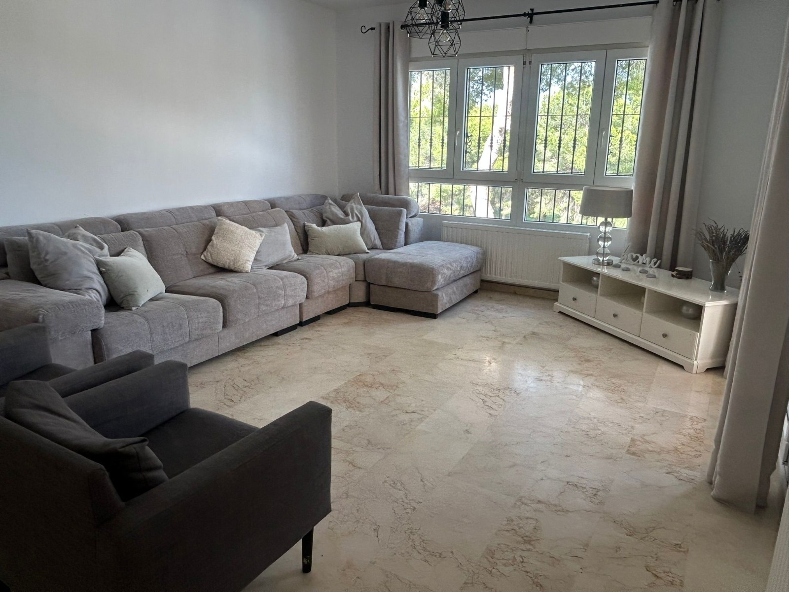 o_1itsns62b1e8s1gh819dd1atj1pvc2o