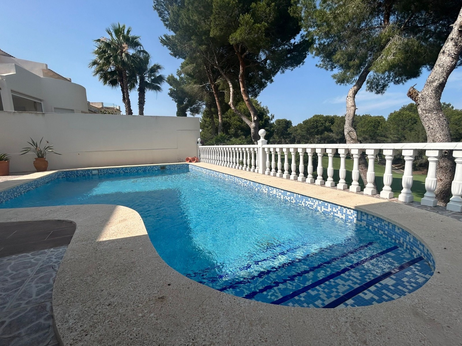 o_1itsns62b1fd7bdp1iau1tksej12l