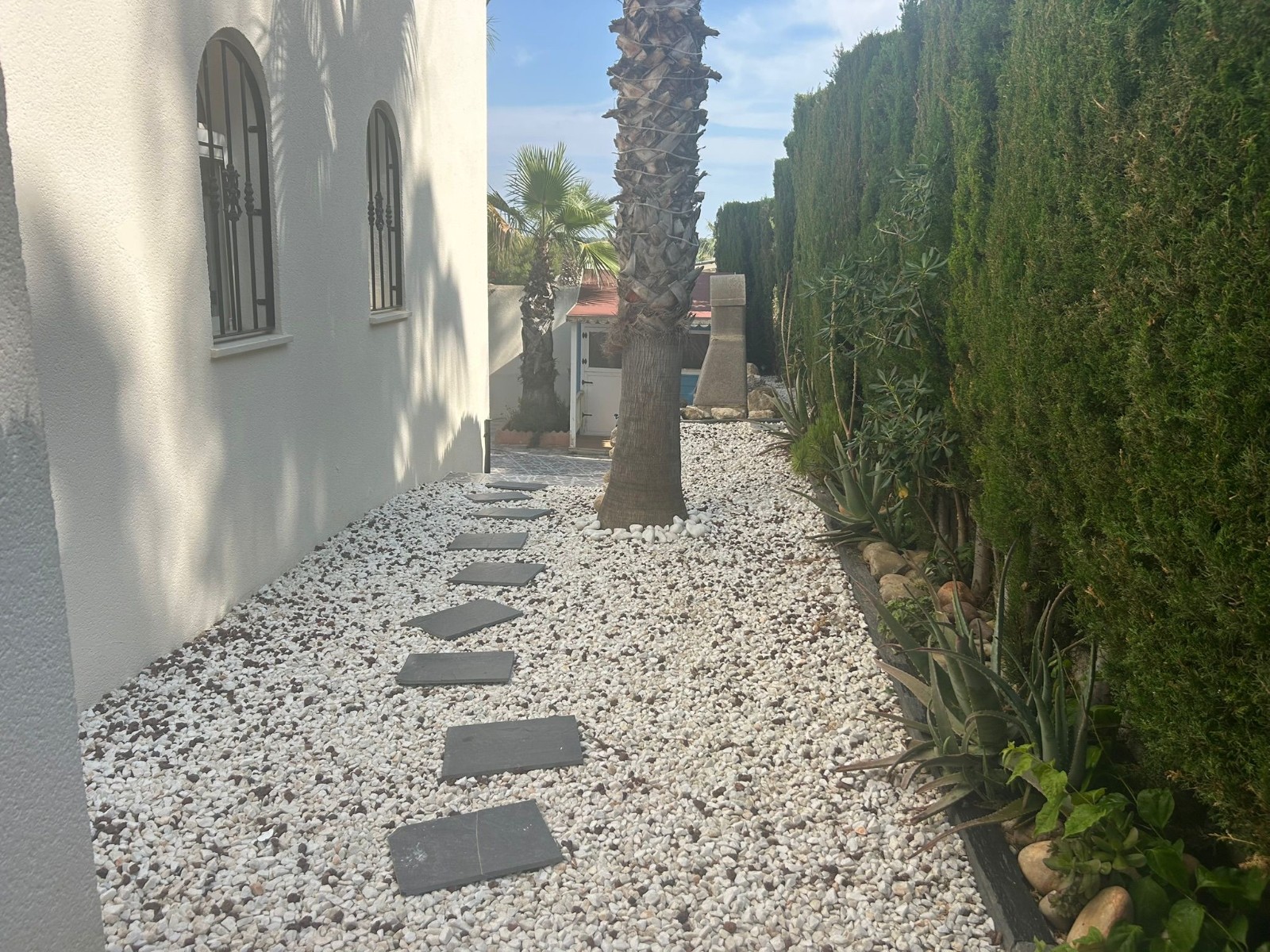 o_1itsns62bbce1ocgh851jsu8972r