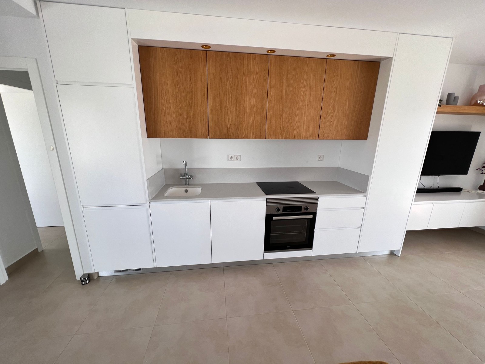 o_1iujk49bf1p111oeftope299cm26