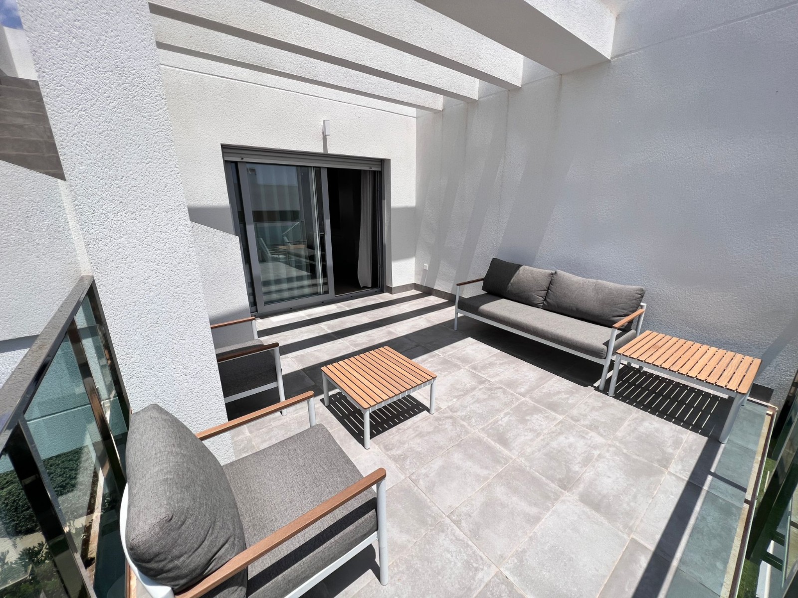 o_1iujk49bfbh3m0u1sc3t4b11mc2c