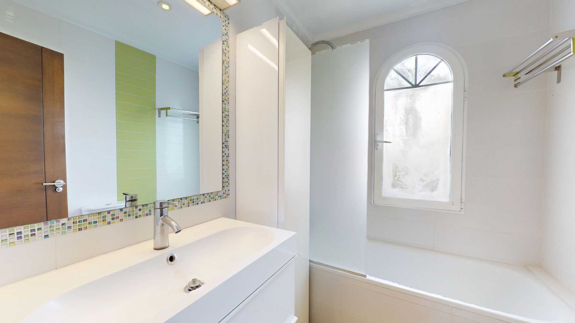 o_1iv5kf2tg4nbdad10fs1u5qsvs2q