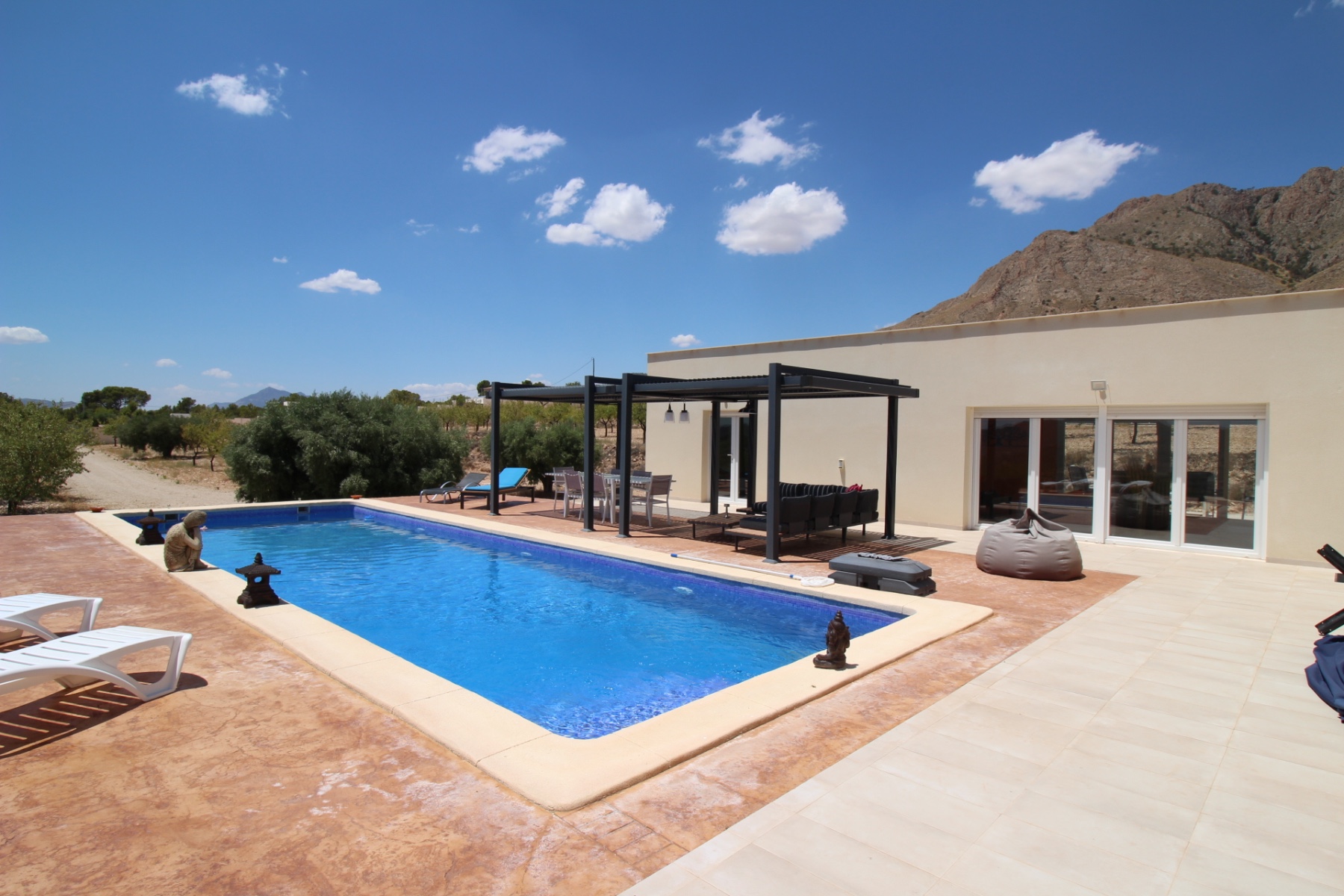 o_1j01j540qaicvpk1m9p9cu16ib5r