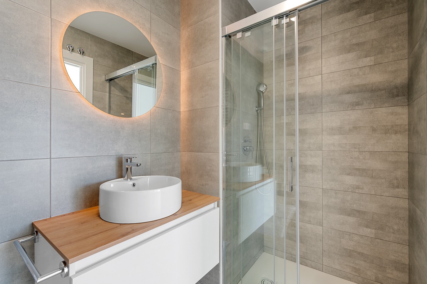 o_1j0recvev840fc1f5v1ju1slo2g