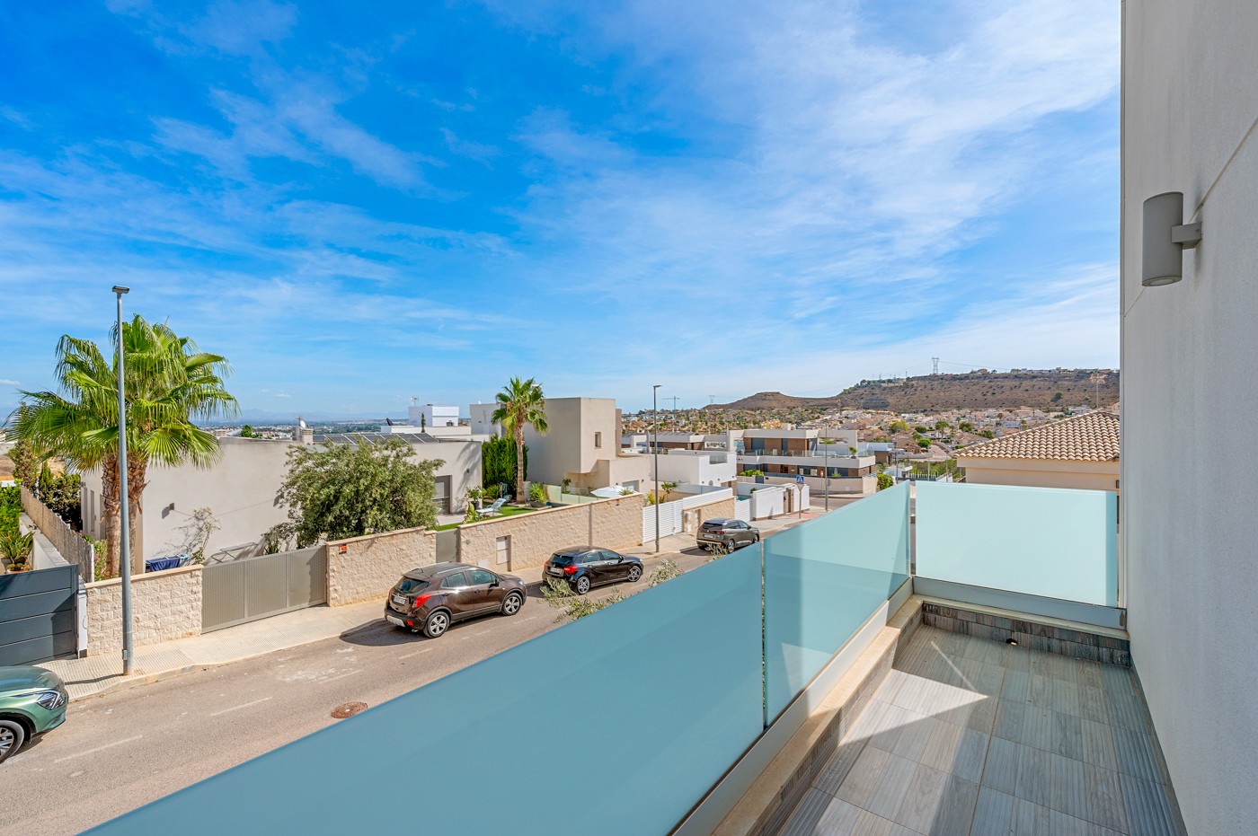 o_1j484uf5t7v6vpjbvm6cl15ne3a