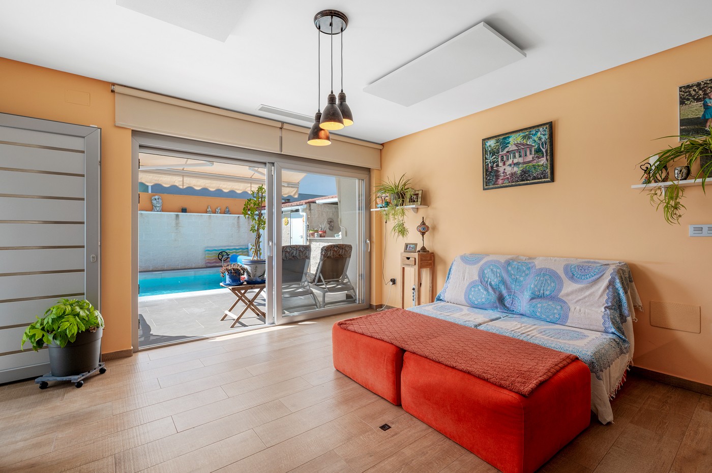 o_1j484uf5tdech1kugg1s2318e3m