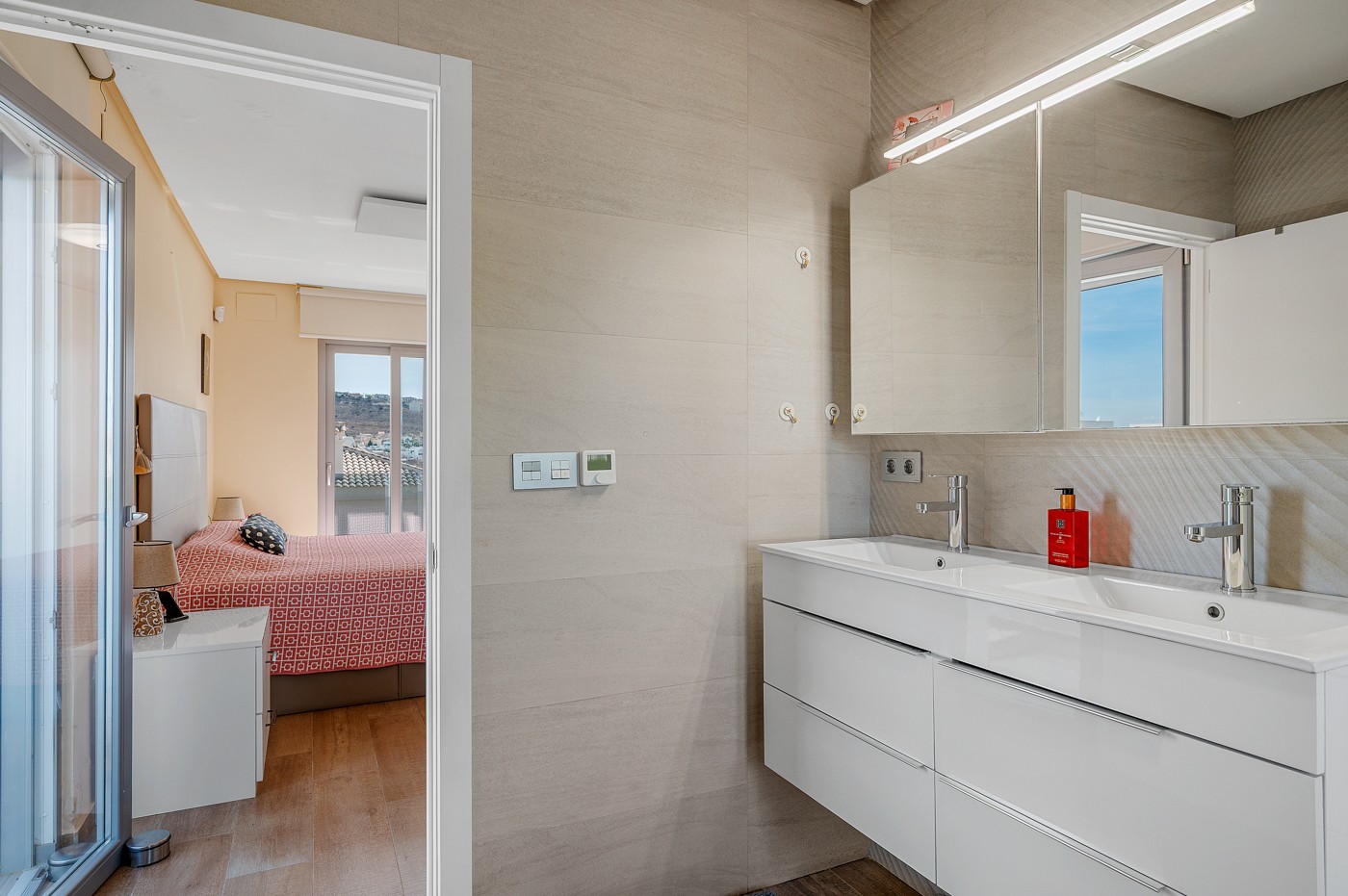 o_1j484uf5thg9118b1amq2q11dto3f