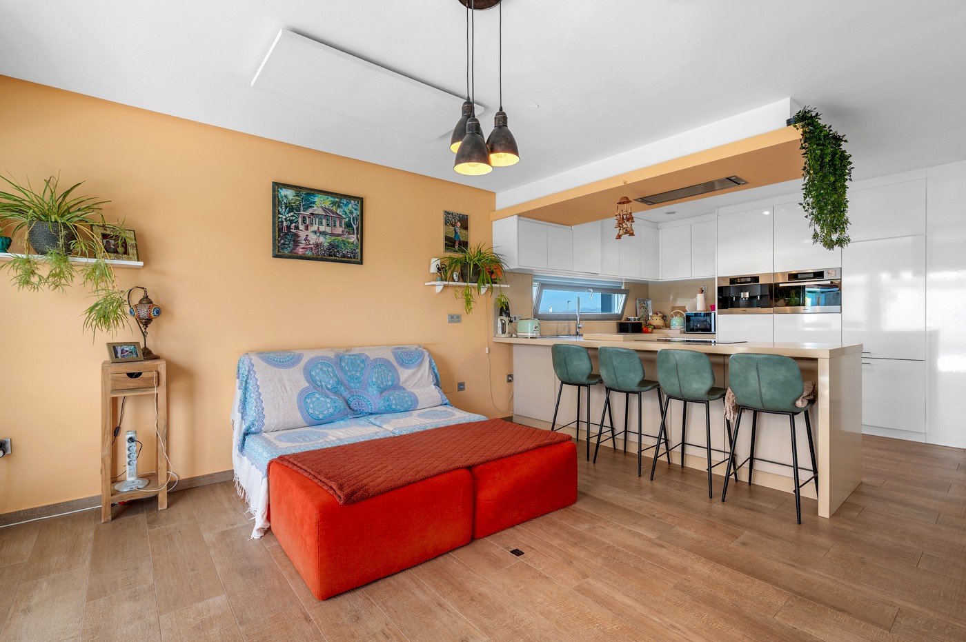 o_1j484uf5tri2qem8651ni2pms3p